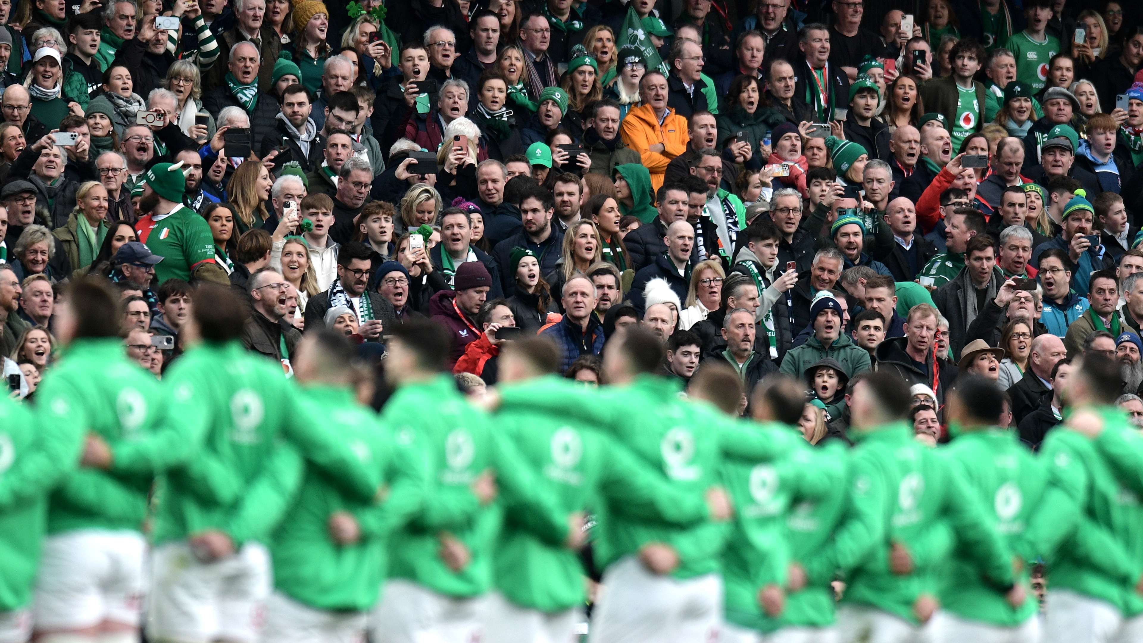 西足协面前 西足协面前